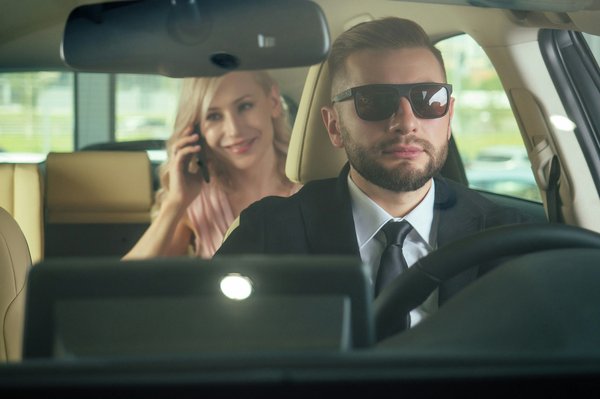 Choisissez un chauffeur privé pour une journée de luxe et confort